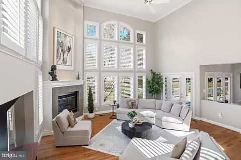 Living - 1156 Fieldview Dr, Reston, VA 20194 photo 3 of 7
