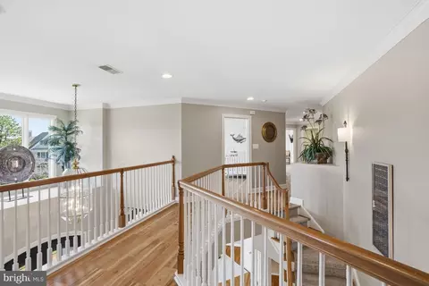 Entry Way - 1156 Fieldview Dr, Reston, VA 20194 photo 14 of 18