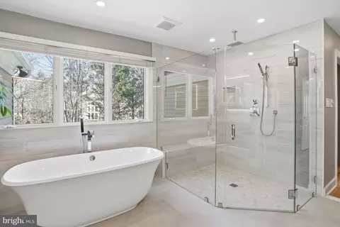 Bath - 1156 Fieldview Dr, Reston, VA 20194 photo 6 of 15