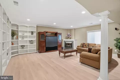Living - 1156 Fieldview Dr, Reston, VA 20194 photo 6 of 7