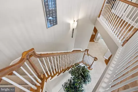 Entry Way - 1156 Fieldview Dr, Reston, VA 20194 photo 13 of 18