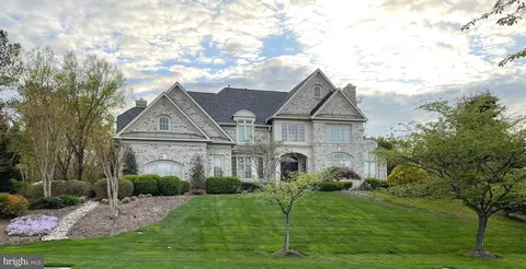 1156 Fieldview Dr, Reston, VA 20194