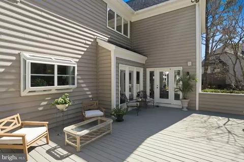 Exterior - 1156 Fieldview Dr, Reston, VA 20194 photo 16 of 16