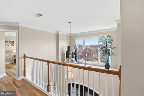 Entry Way - 1156 Fieldview Dr, Reston, VA 20194 photo 12 of 18