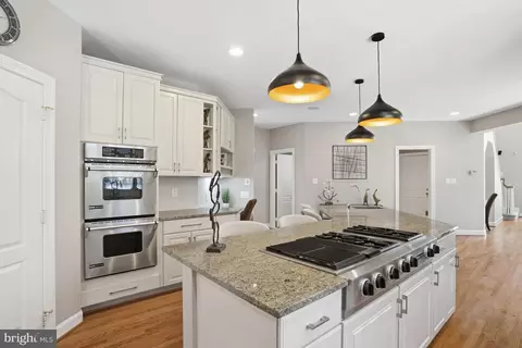Kitchen - 1156 Fieldview Dr, Reston, VA 20194 photo 3 of 8