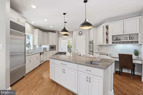 Kitchen - 1156 Fieldview Dr, Reston, VA 20194 photo 5 of 8