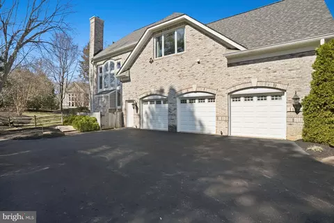 Exterior - 1156 Fieldview Dr, Reston, VA 20194 photo 9 of 16