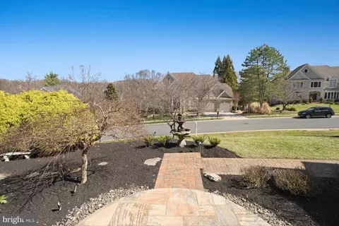 Exterior - 1156 Fieldview Dr, Reston, VA 20194 photo 7 of 16