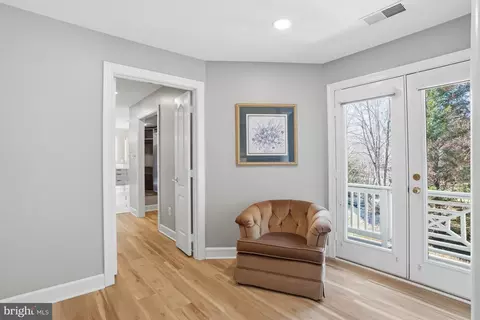 Entry Way - 1156 Fieldview Dr, Reston, VA 20194 photo 16 of 18
