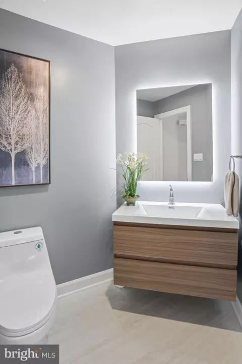 Bath - 1156 Fieldview Dr, Reston, VA 20194 photo 2 of 15