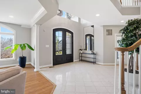 Entry Way - 1156 Fieldview Dr, Reston, VA 20194 photo 7 of 18
