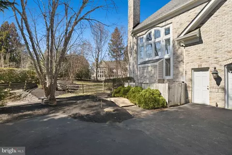 Exterior - 1156 Fieldview Dr, Reston, VA 20194 photo 10 of 16