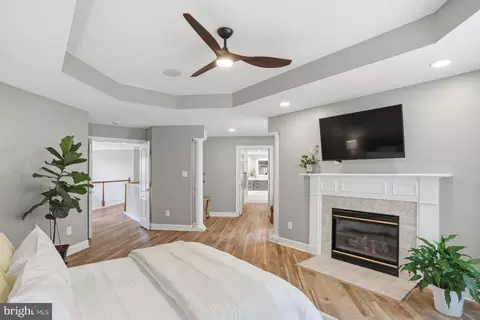 Entry Way - 1156 Fieldview Dr, Reston, VA 20194 photo 15 of 18