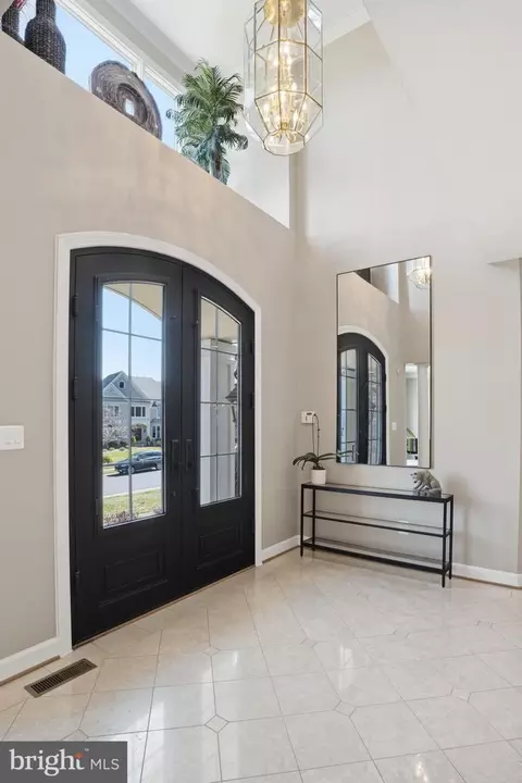 Entry Way - 1156 Fieldview Dr, Reston, VA 20194 photo 6 of 18