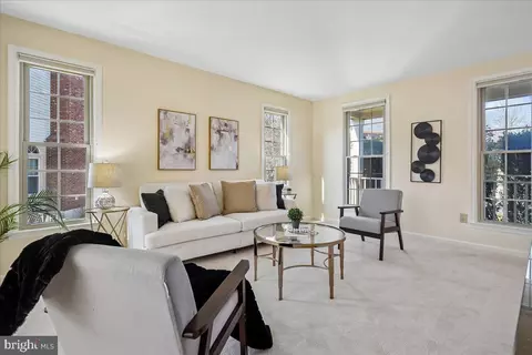 Living - 8501 Silverview Dr, Lorton, VA 22079 photo 3 of 7