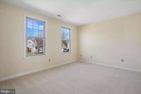 Bedroom - 8501 Silverview Dr, Lorton, VA 22079 photo 5 of 8