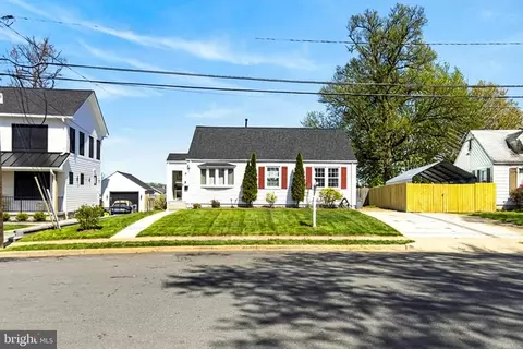 3121 Westley Rd, Falls Church, VA 22042
