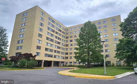 6641 Wakefield Dr #712, Alexandria, VA 22307