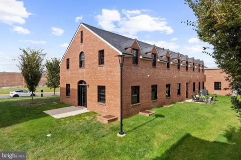 9071 Power House Rd #103, Lorton, VA 22079