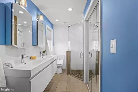 Bath - 6708 Portree Ct, Springfield, VA 22152 photo 1 of 7