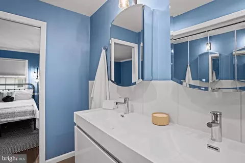Bath - 6708 Portree Ct, Springfield, VA 22152 photo 2 of 7
