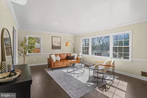 Living - 6708 Portree Ct, Springfield, VA 22152 photo 2 of 2