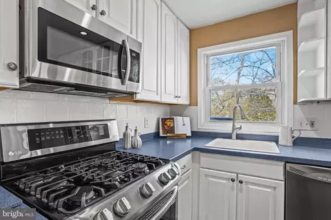 Kitchen - 6708 Portree Ct, Springfield, VA 22152 photo 3 of 3