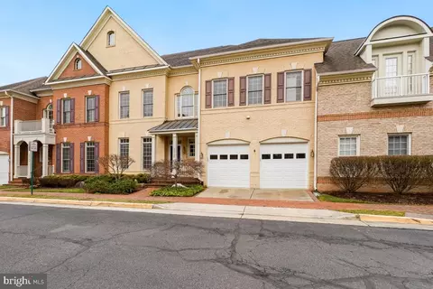 12755 Lavender Keep Cir, Fairfax, VA 22033