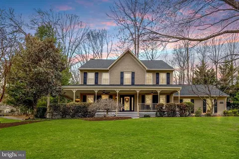 2818 Center Ridge Dr, Oakton, VA 22124