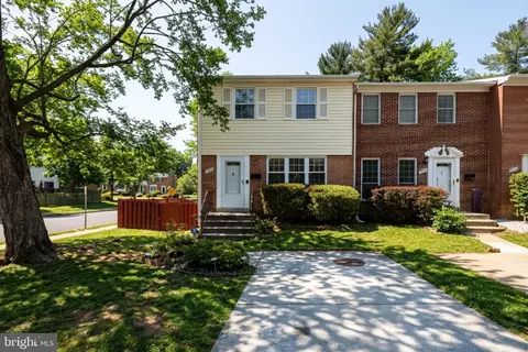 7858 Snead Ln, Falls Church, VA 22043