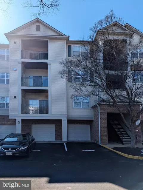 12140 Garden Grove Cir #301, Fairfax, VA 22030