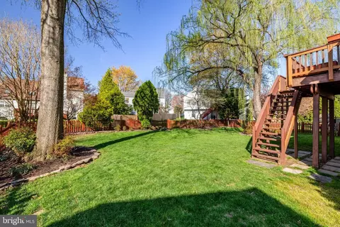 Exterior - 3644 Beech Down Dr, Chantilly, VA 20151 photo 5 of 5