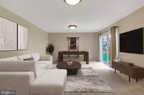 Living - 3644 Beech Down Dr, Chantilly, VA 20151 photo 2 of 5