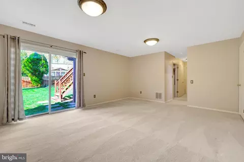 Living - 3644 Beech Down Dr, Chantilly, VA 20151 photo 5 of 5
