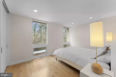 Bedroom - 11587 Maple Ridge Rd, Reston, VA 20190 photo 5 of 12