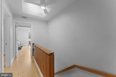 Entry Way - 11587 Maple Ridge Rd, Reston, VA 20190 photo 6 of 10