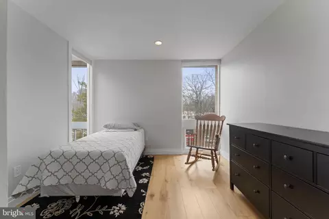 Bedroom - 11587 Maple Ridge Rd, Reston, VA 20190 photo 10 of 12