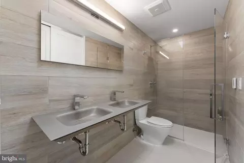 Bath - 11587 Maple Ridge Rd, Reston, VA 20190 photo 5 of 5