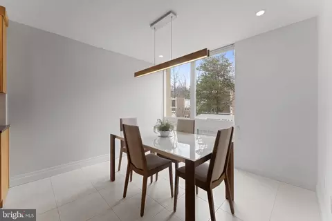 Dining - 11587 Maple Ridge Rd, Reston, VA 20190 photo 2 of 4