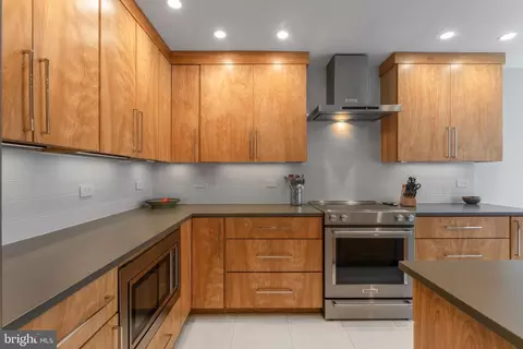Kitchen - 11587 Maple Ridge Rd, Reston, VA 20190 photo 2 of 4