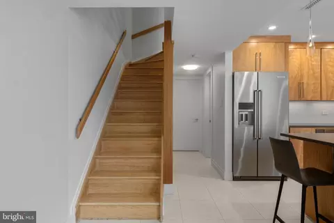 Entry Way - 11587 Maple Ridge Rd, Reston, VA 20190 photo 8 of 10