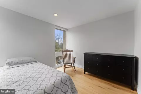 Bedroom - 11587 Maple Ridge Rd, Reston, VA 20190 photo 11 of 12