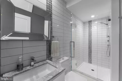 Bath - 11587 Maple Ridge Rd, Reston, VA 20190 photo 4 of 5