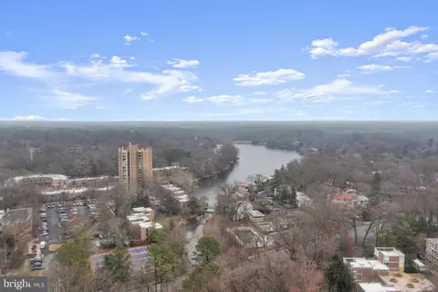 View/Area - 11587 Maple Ridge Rd, Reston, VA 20190 photo 4 of 10