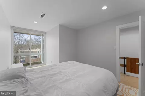 Bedroom - 11587 Maple Ridge Rd, Reston, VA 20190 photo 3 of 12