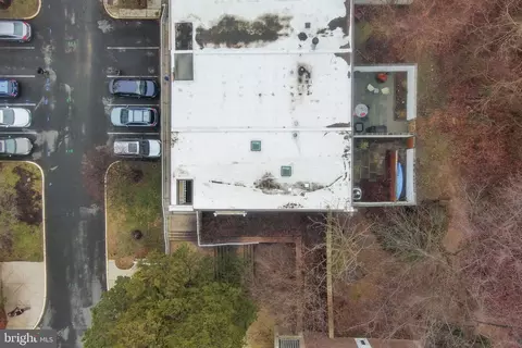 View/Area - 11587 Maple Ridge Rd, Reston, VA 20190 photo 1 of 10