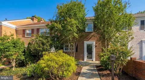6068 Hardwick Pl, Falls Church, VA 22041