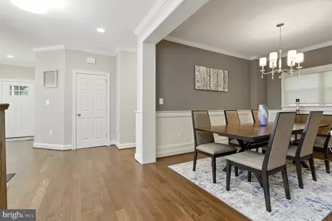 Entry Way - 6838 Saint Albans Rd, Mclean, VA 22101 photo 4 of 14