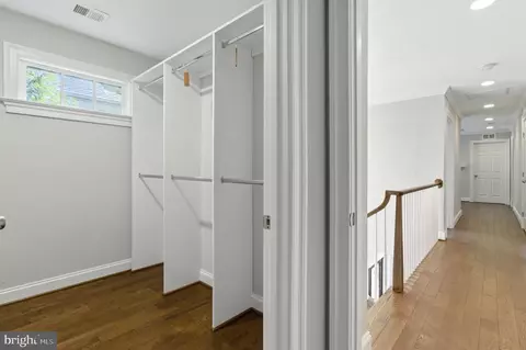 Entry Way - 6838 Saint Albans Rd, Mclean, VA 22101 photo 10 of 14