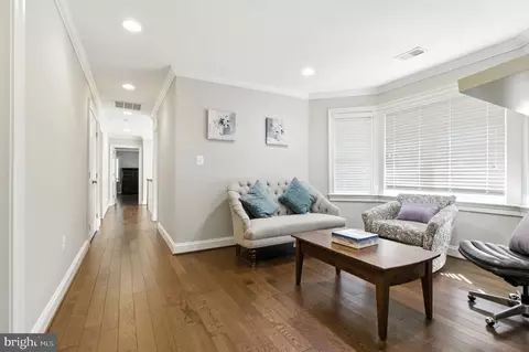 Entry Way - 6838 Saint Albans Rd, Mclean, VA 22101 photo 9 of 14